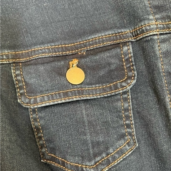 CHICO’S Size 0 Lady’s XS X-Small Small Dark Denim With Trim Jean Jacket - Picture 4 of 7